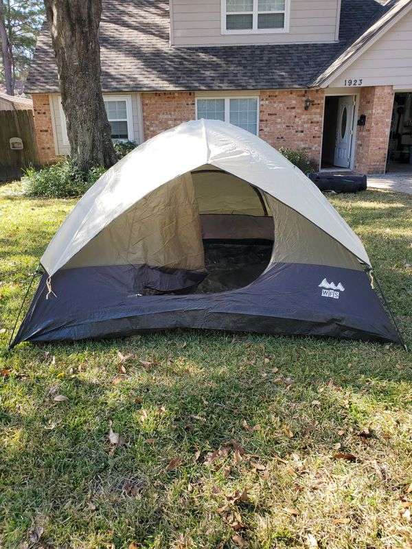 7x9 camping tent for Sale in Houston, TX