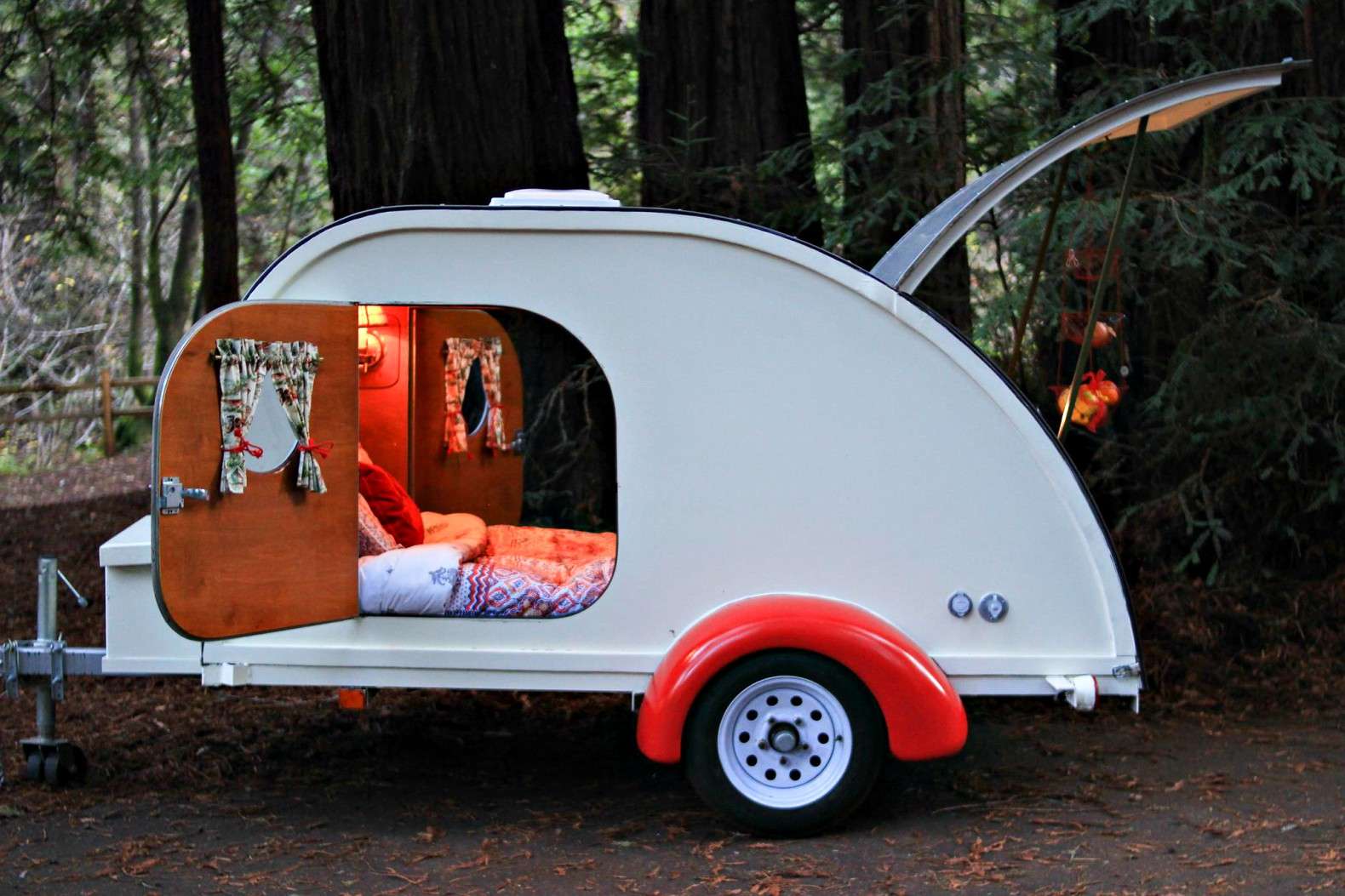 Camp Weathered lets you rent a vintage teardrop camper for ...