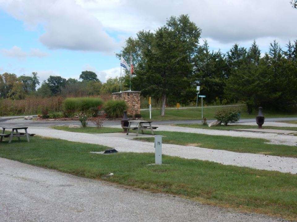 Cottonwoods RV Park and Campground: Columbia, MO  The ...