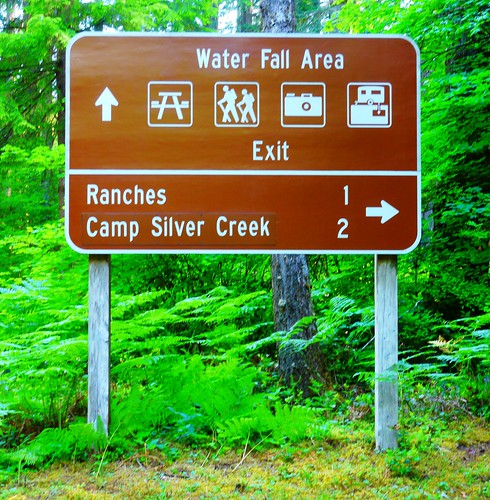Sign near the campground entrance in Silver Falls State Pa