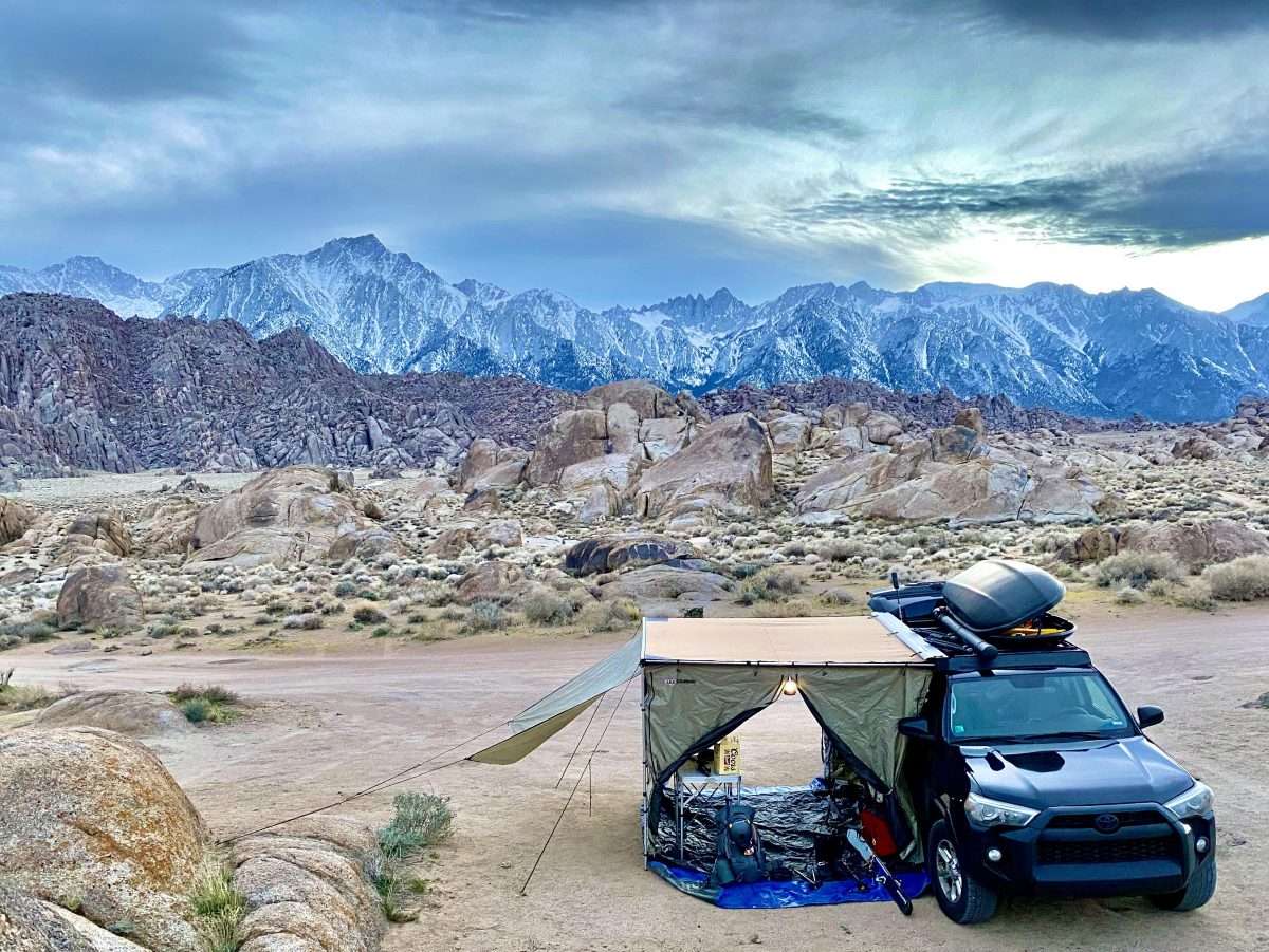 Spectacular views in the dispersed camping of Alabama Hills, CA : 4Runner
